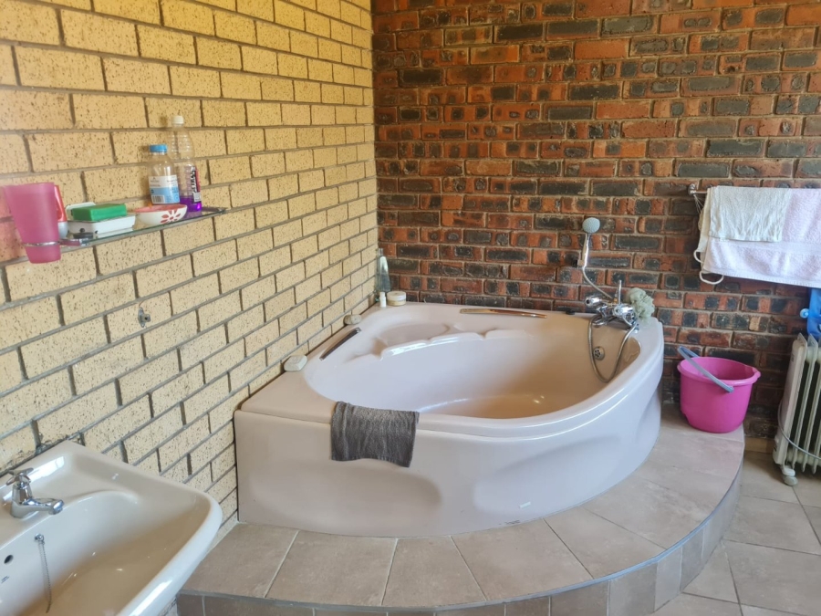 4 Bedroom Property for Sale in Spitskop SH Free State